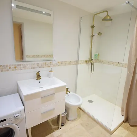 Renting - Pairoliere - Spacious Flat - Old - Massena - Terrace Lejlighed *
